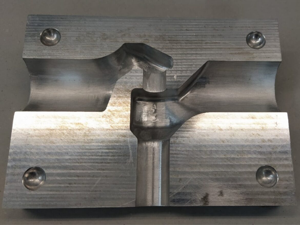 Modelo emplacado de válvula