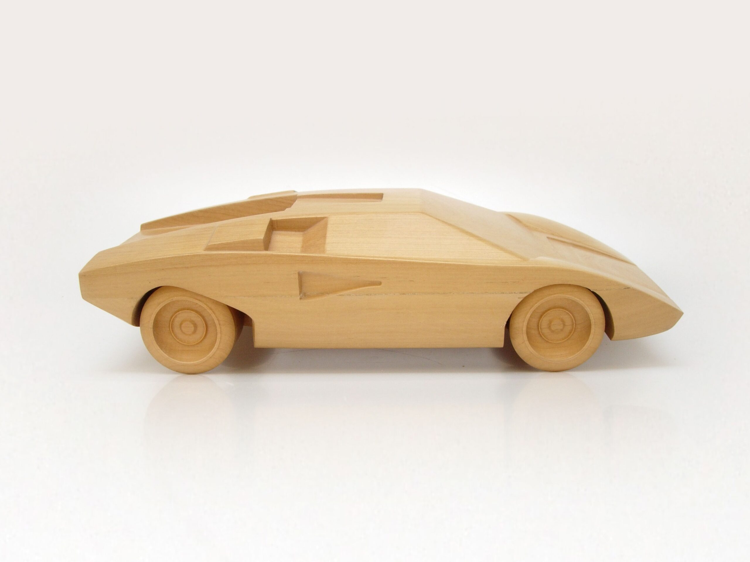 Desarrollos especiales y realizaciones artísticas-Maqueta | lamborghini countach-1