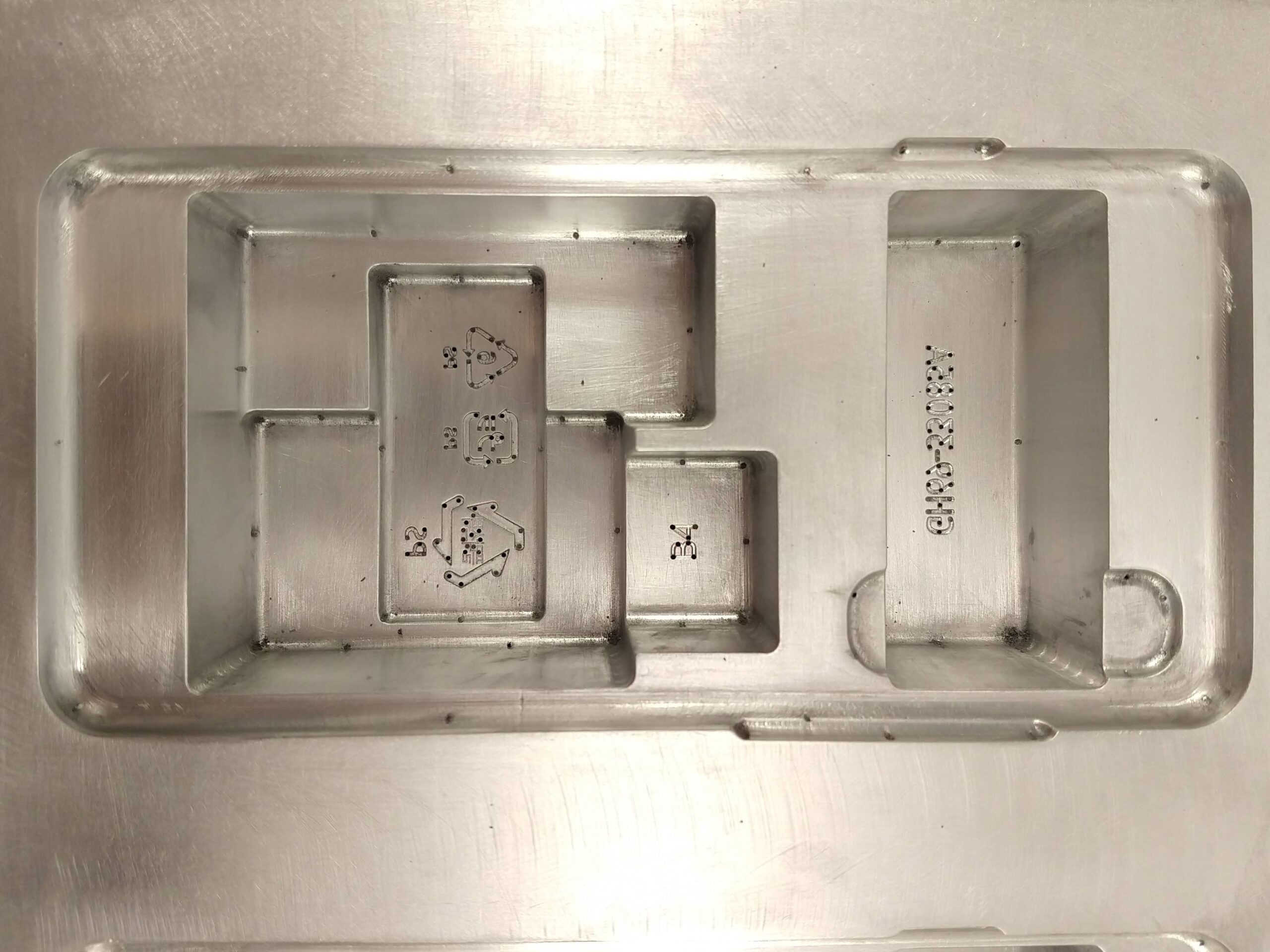 Moldes y piezas termoformadas-Matriz para termoformado | Cuna para packaging teléfono celular-3