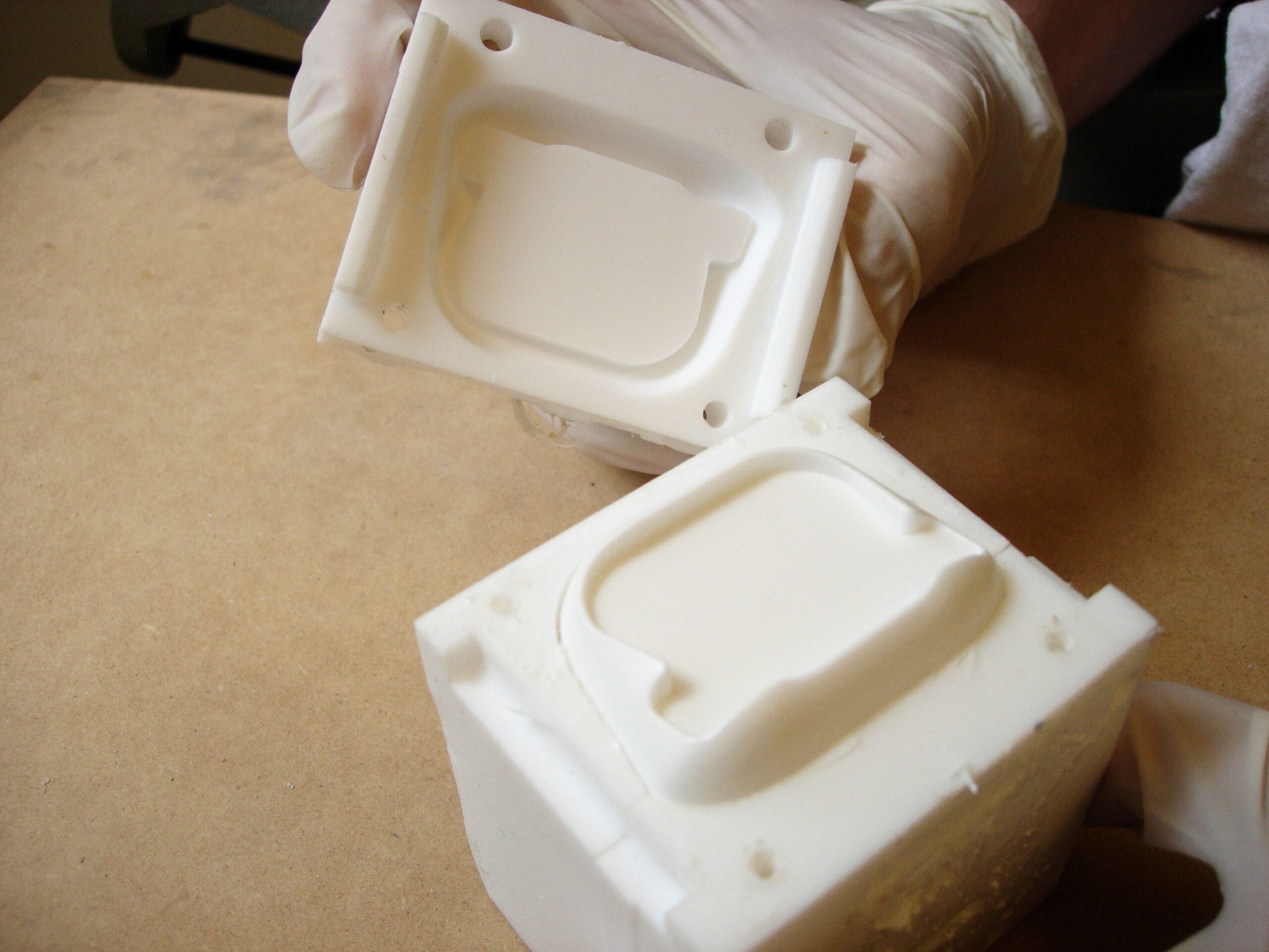 Piezas y moldes en caucho de silicona y resina-Prototipo | Matrices en teflón para resina-1
