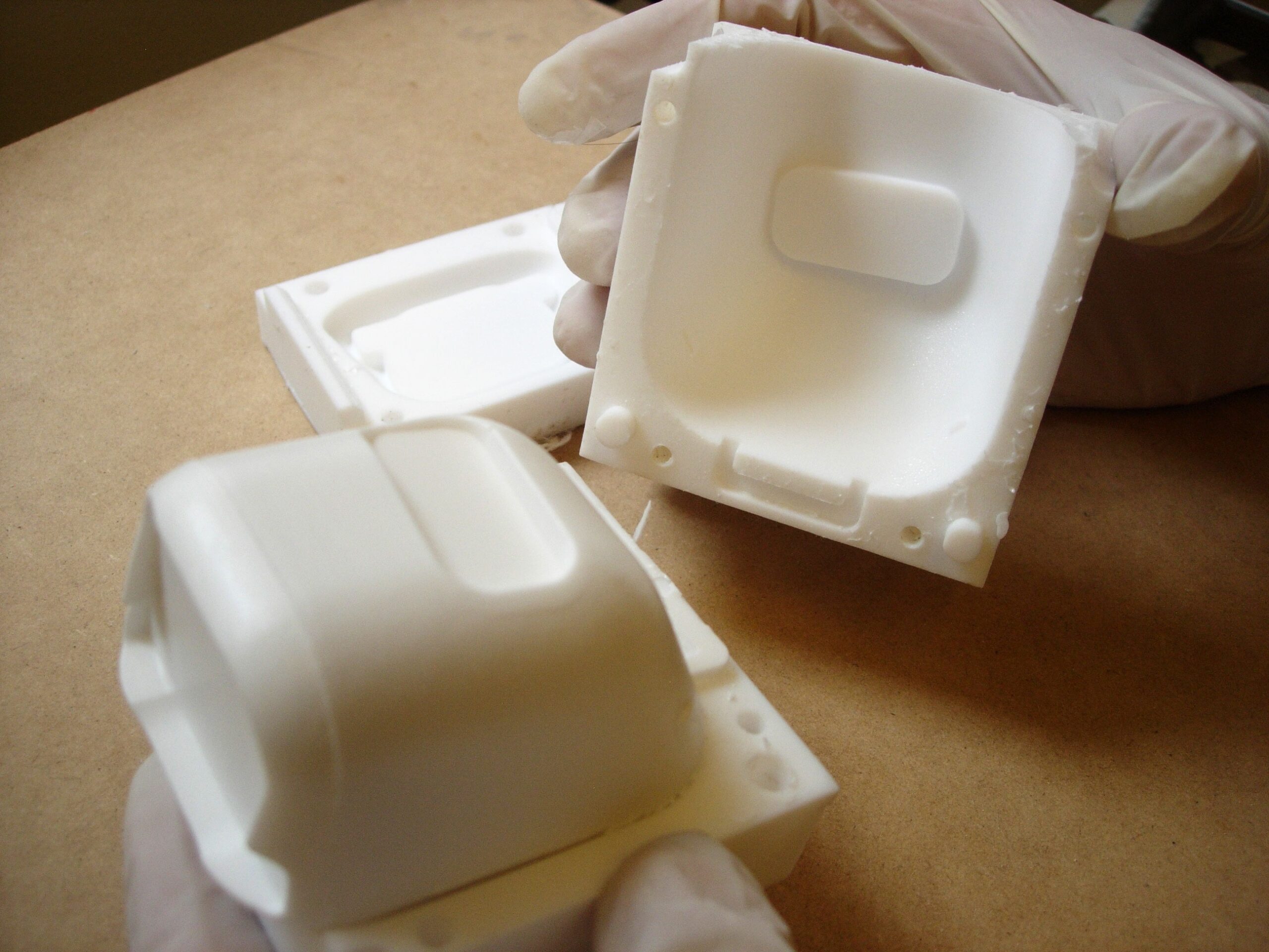 Piezas y moldes en caucho de silicona y resina-Prototipo | Matrices en teflón para resina-2