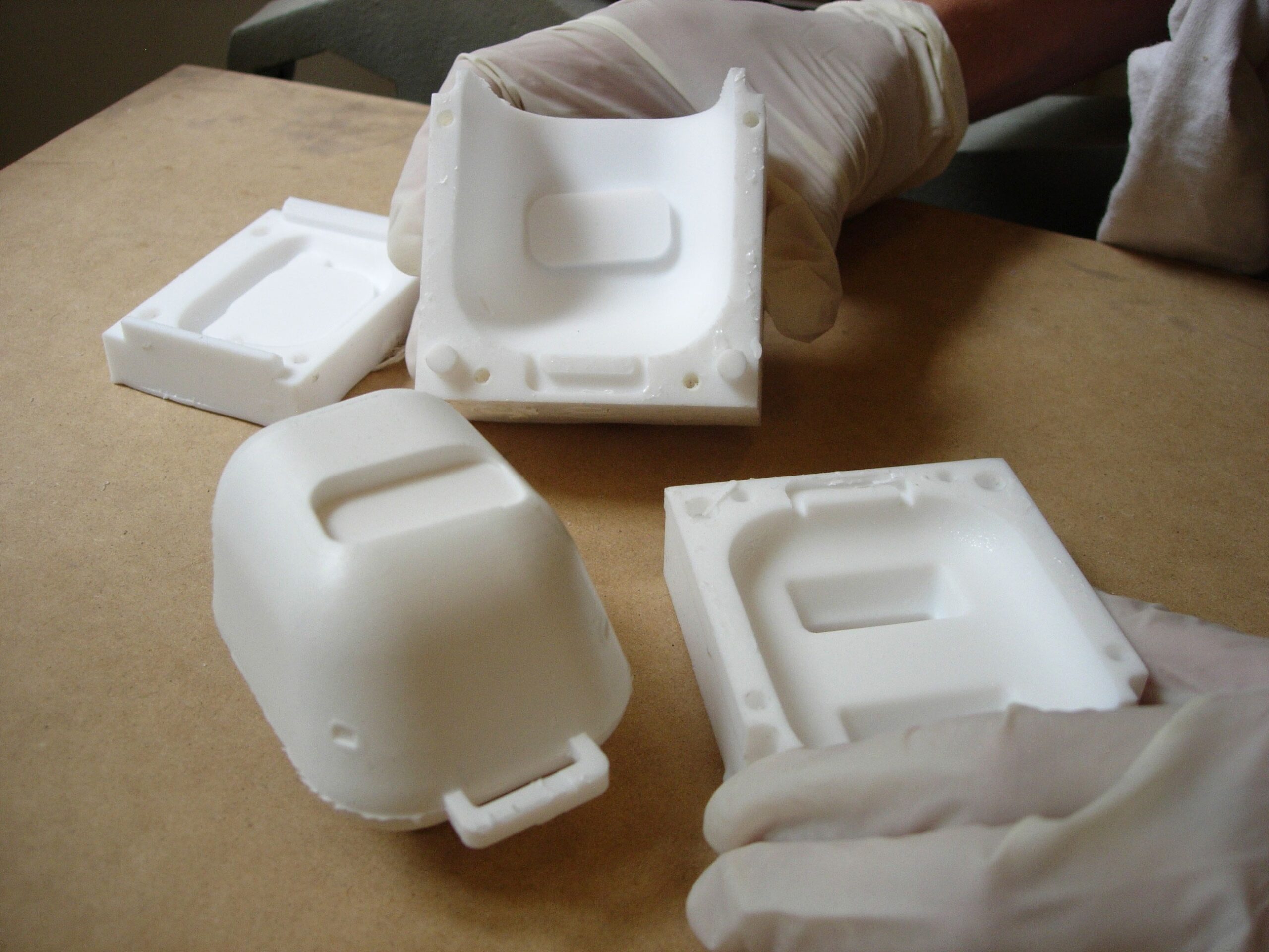 Piezas y moldes en caucho de silicona y resina-Prototipo | Matrices en teflón para resina-3